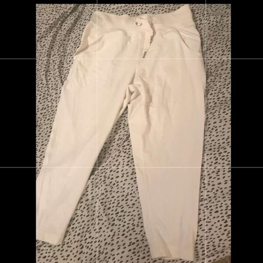 Lulu lemon jogger style leggings cropped